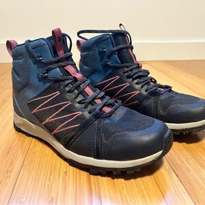 North Face Hiking Boots | Women’s 9 | Water Resistant